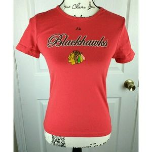 Chicago Blackhawks red tee, size small